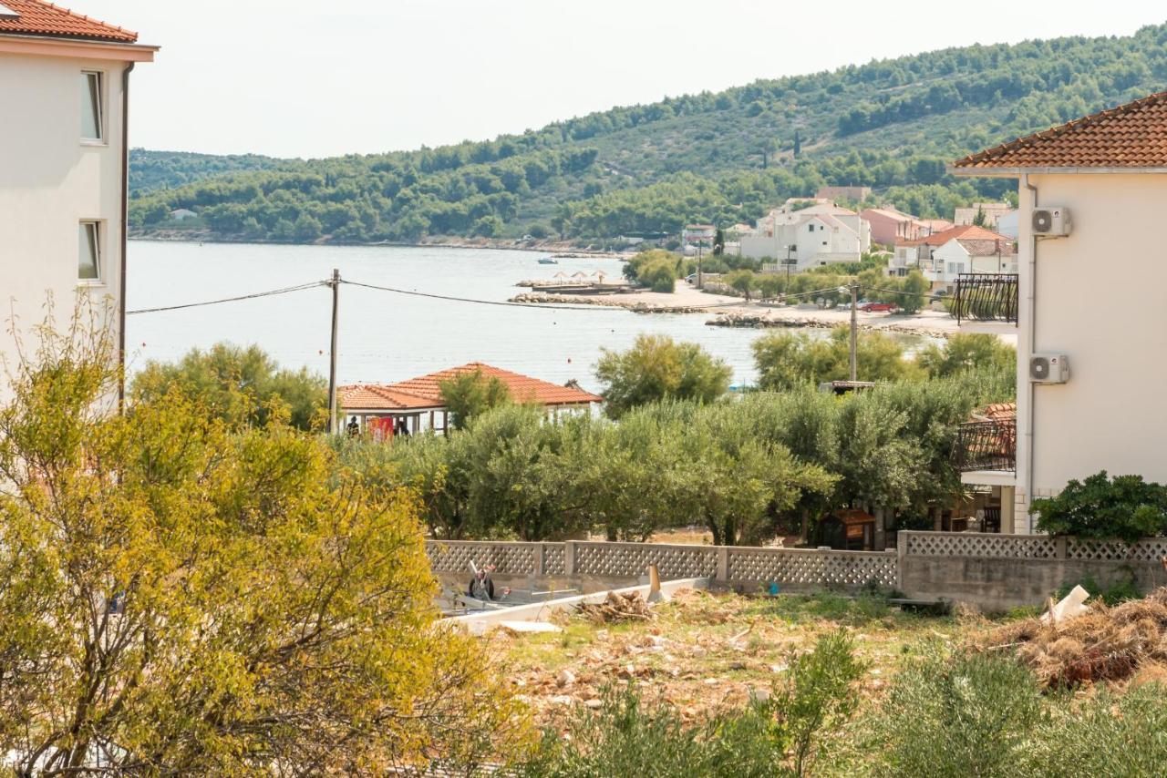Apartments By The Sea Slatine, Ciovo - 11047 Экстерьер фото