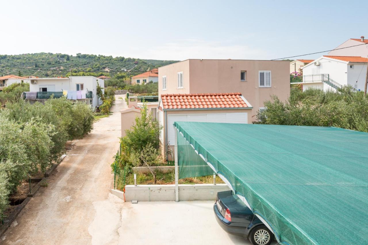 Apartments By The Sea Slatine, Ciovo - 11047 Экстерьер фото