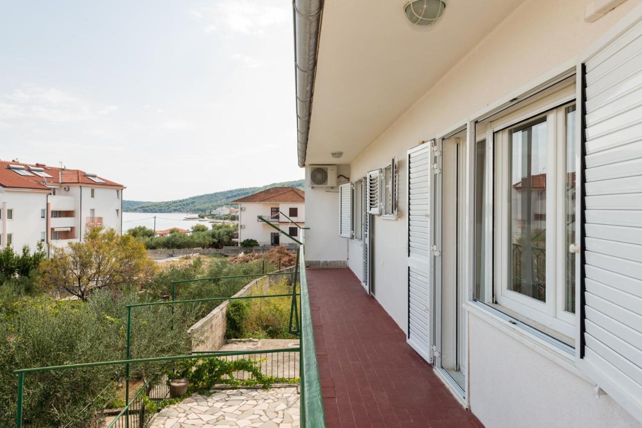 Apartments By The Sea Slatine, Ciovo - 11047 Экстерьер фото